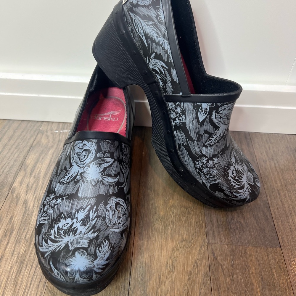 Dansko Richelle Floral Clog Waterproof Slip On Rain Garden Shoes Size 37 Black